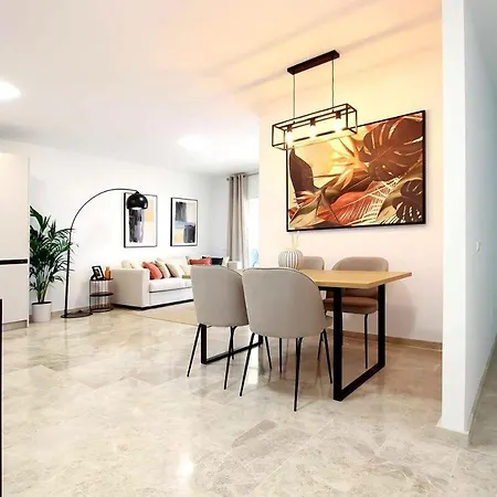 Luxury App. - Puerto Golf 马尔韦利亚